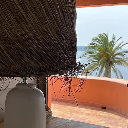 Maison De Lou *
